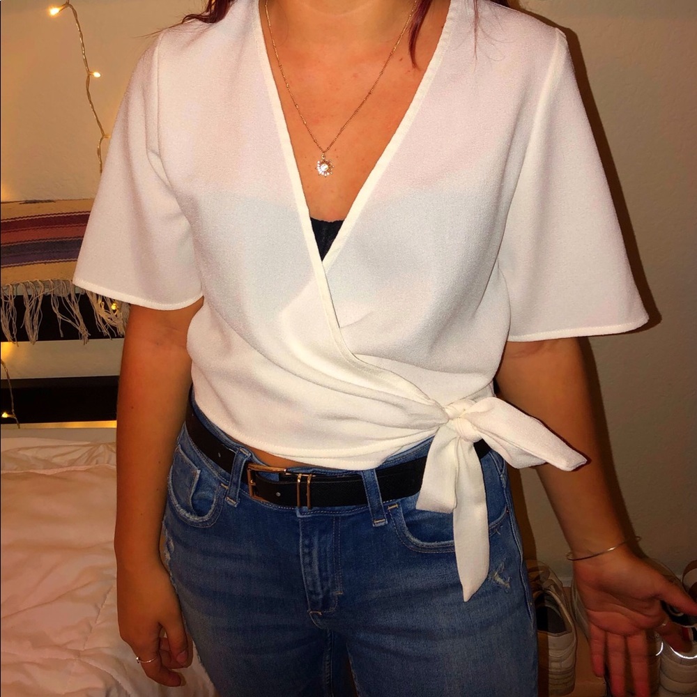 White tie up blouse with short sleeves